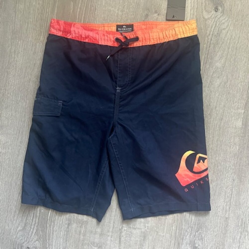 NWT Boys Quicksilver Volley Shorts Size Lg. (14)